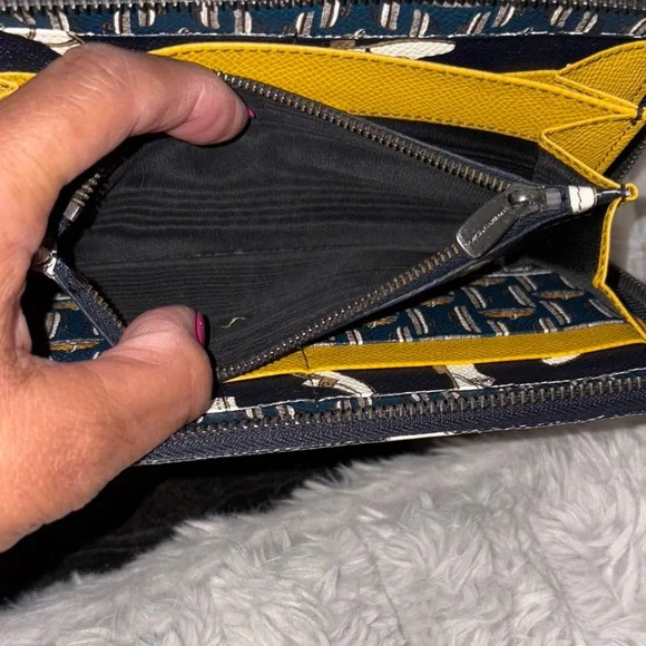 Dolce & Gabbana Black Wallet with Shoe Motif - Picture 8 of 9